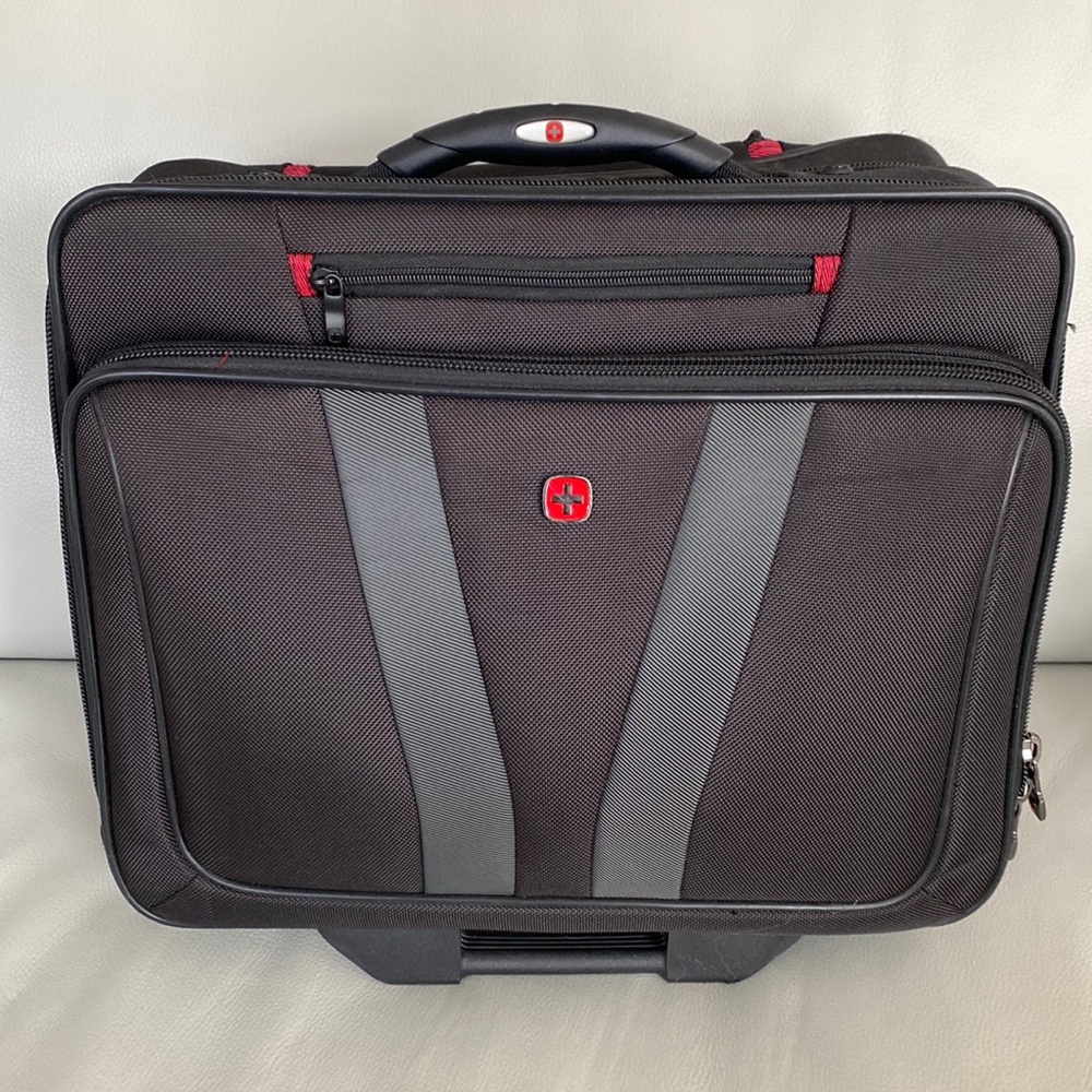 Rolling multi-compartment Wenger bag